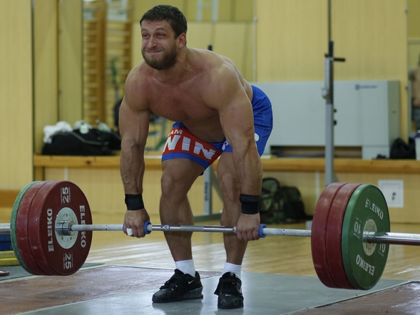 Dmitry Klokov deadlift with fat grips